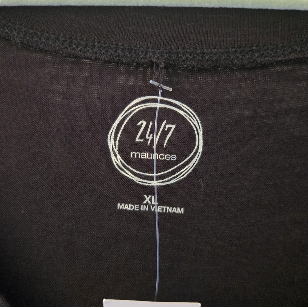 Women's V-Neck Black Tank Top - Picture 3 of 8